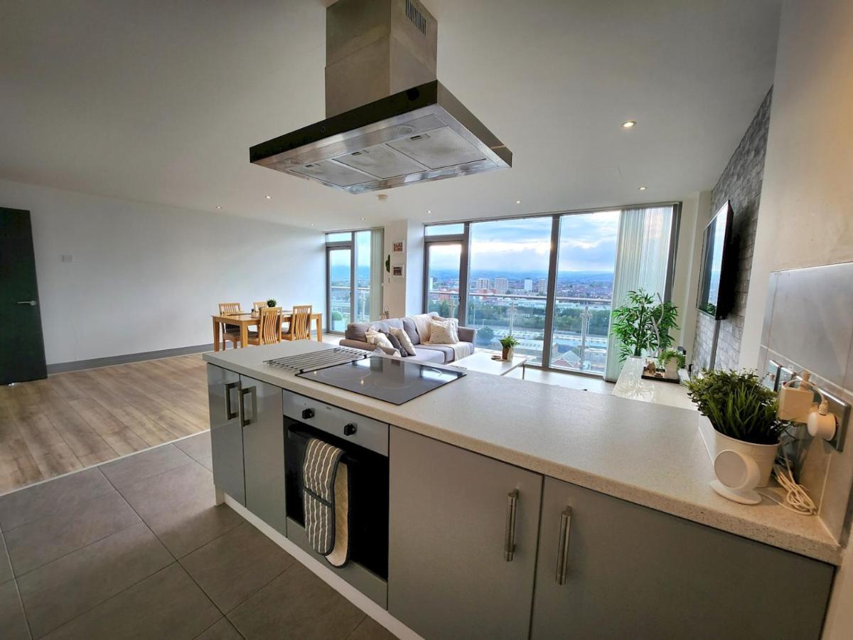 ベルファストPass The Keys Stunning Penthouse With Balcony Sunset Viewsアパートメント エクステリア 写真